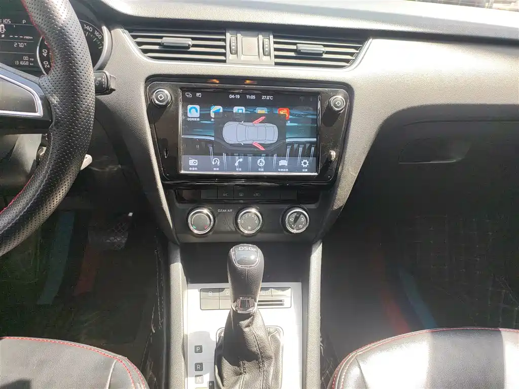 Skoda Octavia 2018 — фото 13