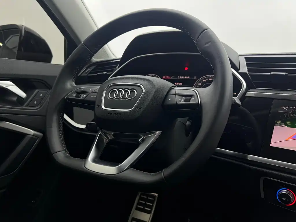 Audi Q3 2022 — фото 12