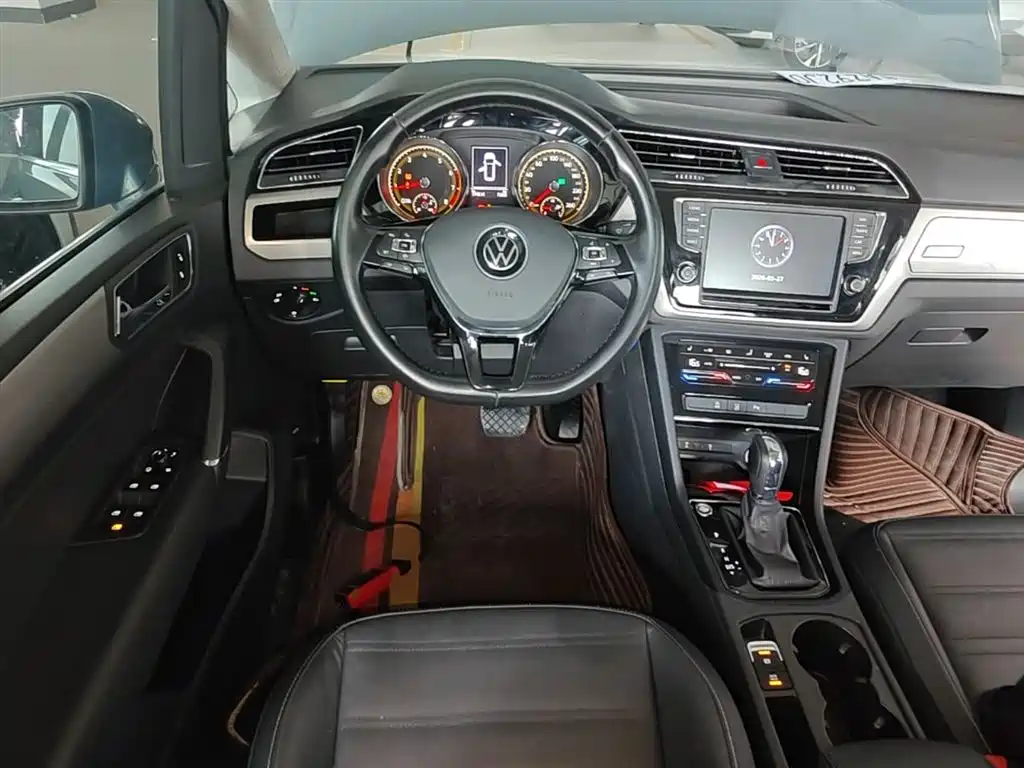 Volkswagen Touran 2020 — фото 11