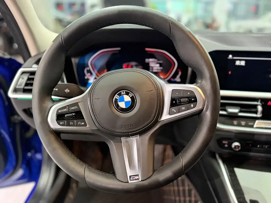 BMW 3 Series 2019 — фото 8