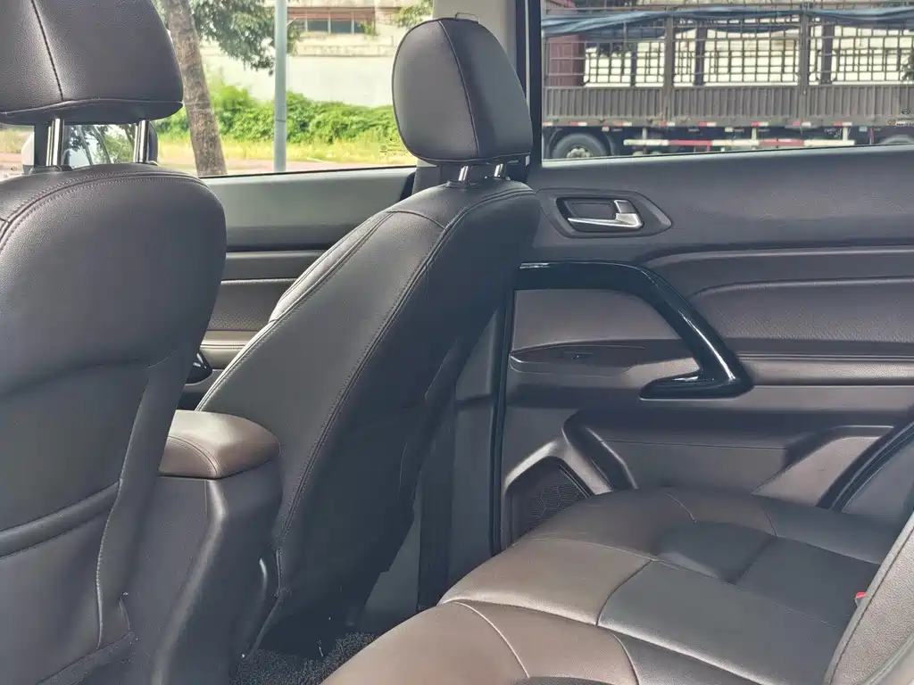GAC Motor Trumpchi GS4 2016 — фото 12