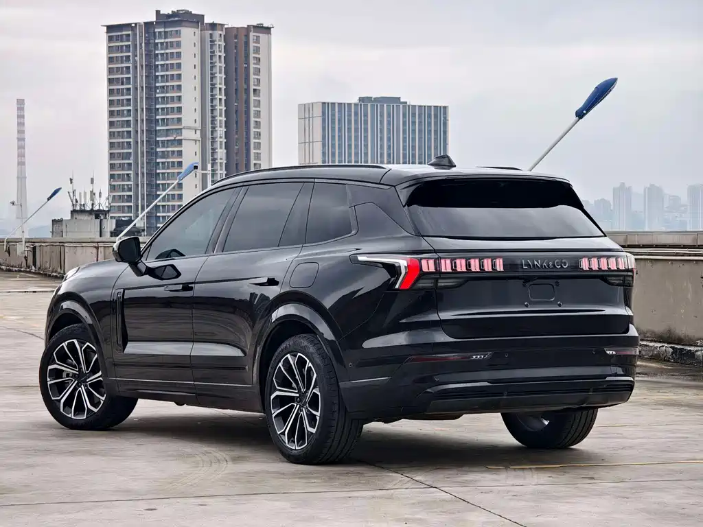 Lynk & Co 09 EM-P 2025 — фото 9