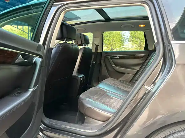 Volkswagen Magotan 2012