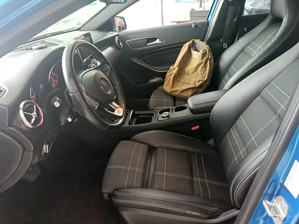 Mercedes-Benz A-Class 2017 — фото 15