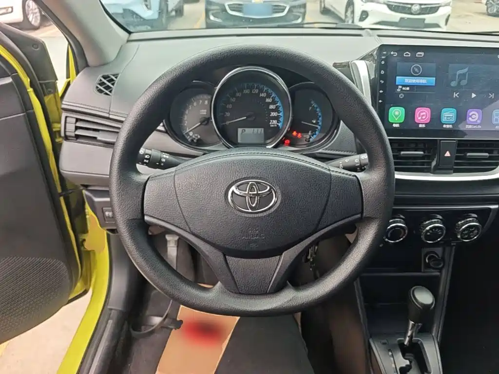 Toyota Yaris L 2019 — фото 11