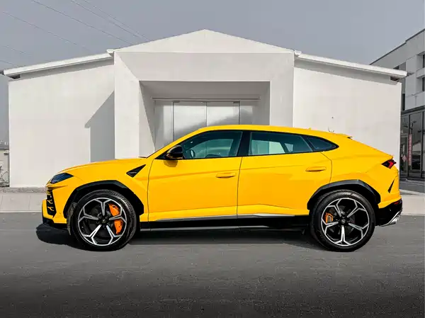 Lamborghini Urus 2021