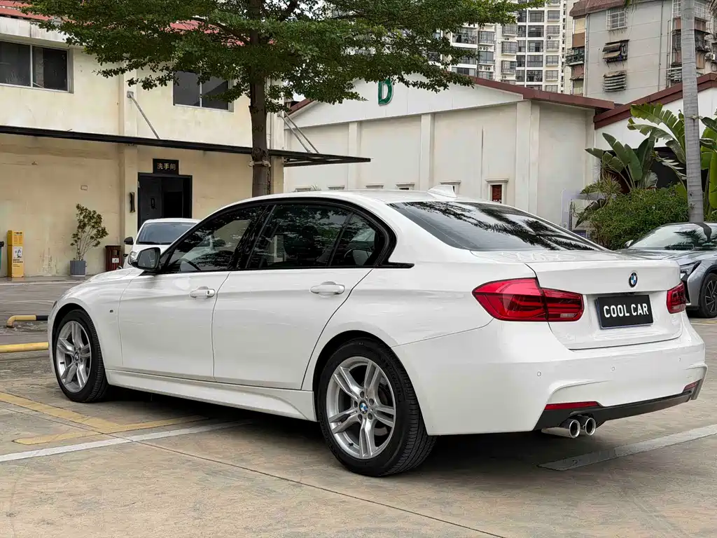 BMW 3 Series 2018 — фото 13