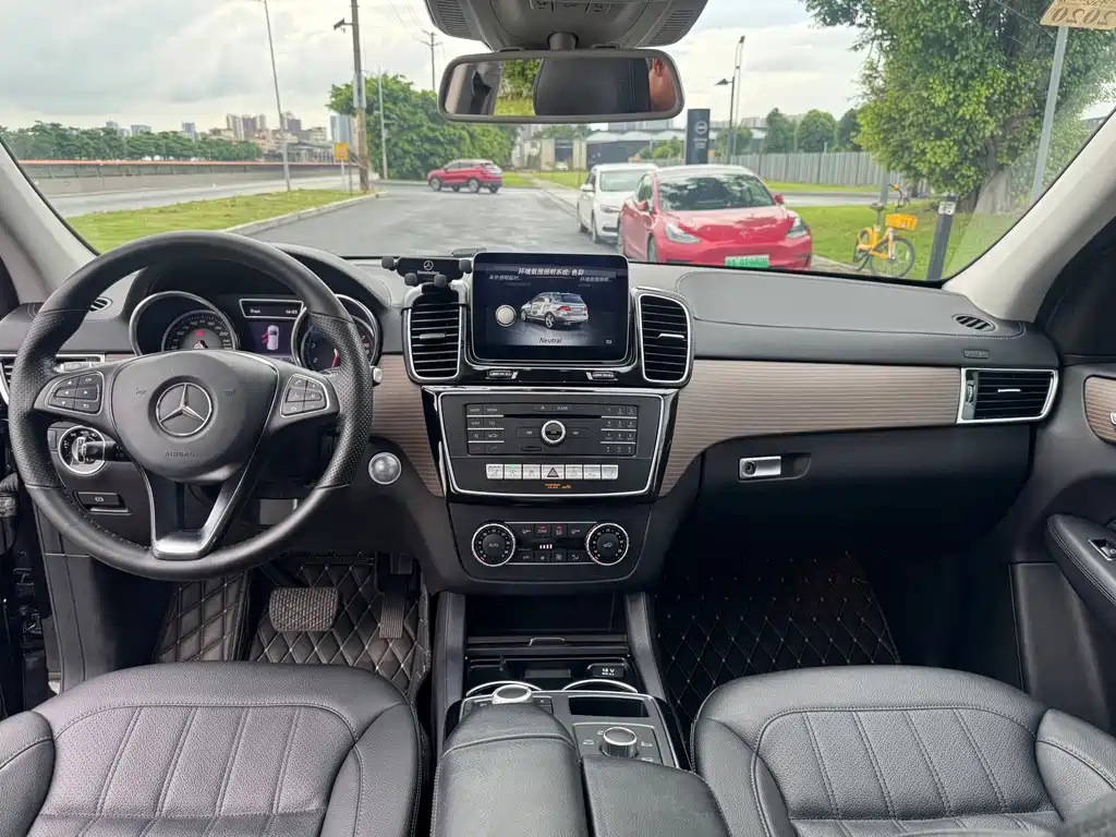 Mercedes-Benz GLE 2018 — фото 12