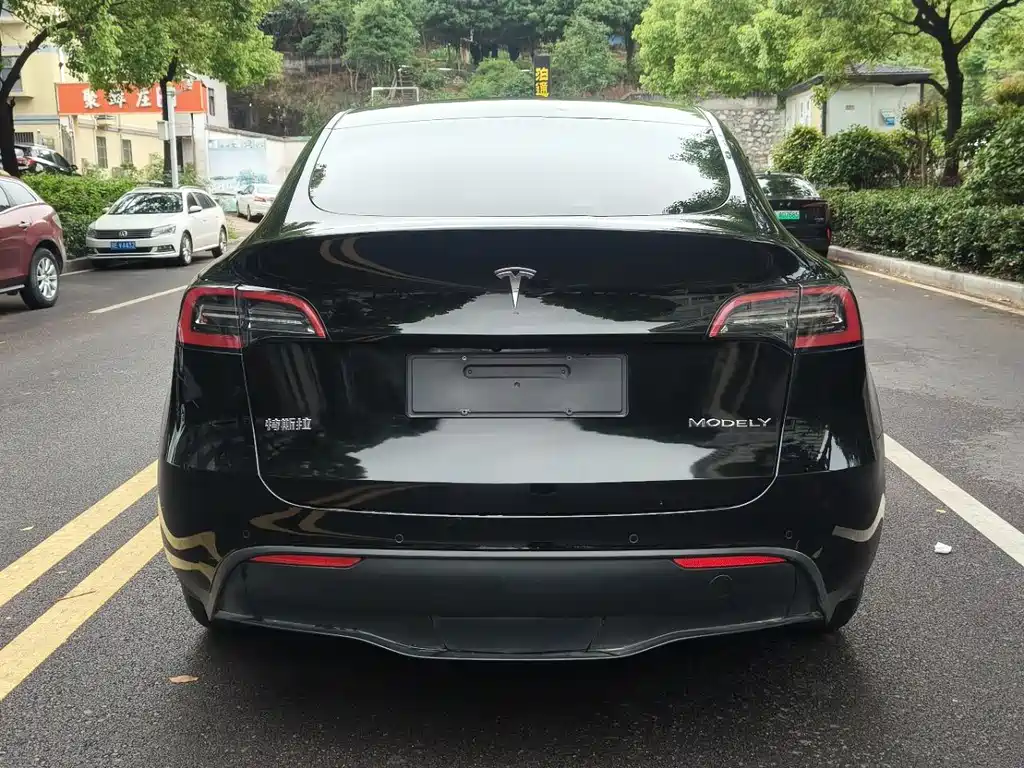 Tesla Model Y 2022 — фото 8