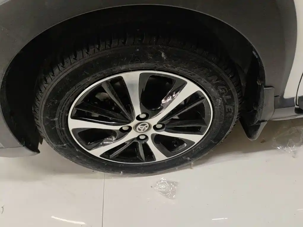 Toyota Yaris L 2021 — фото 23