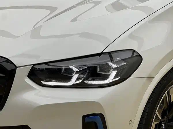 BMW iX3 2021