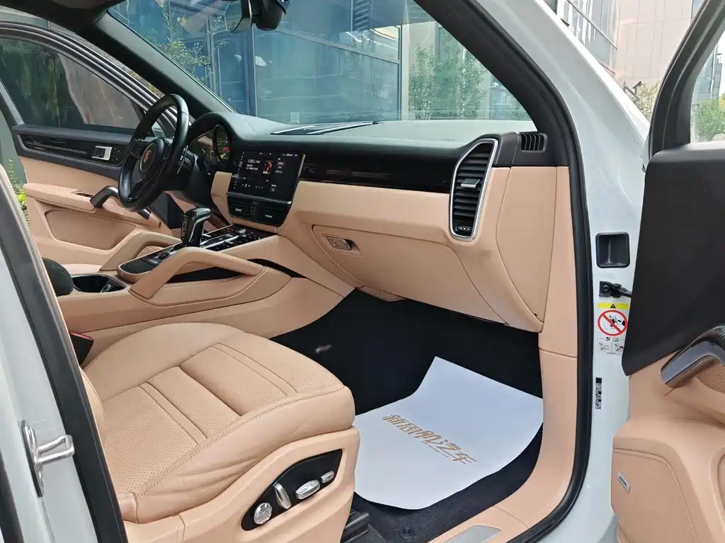 Porsche Cayenne 2018 — фото 14
