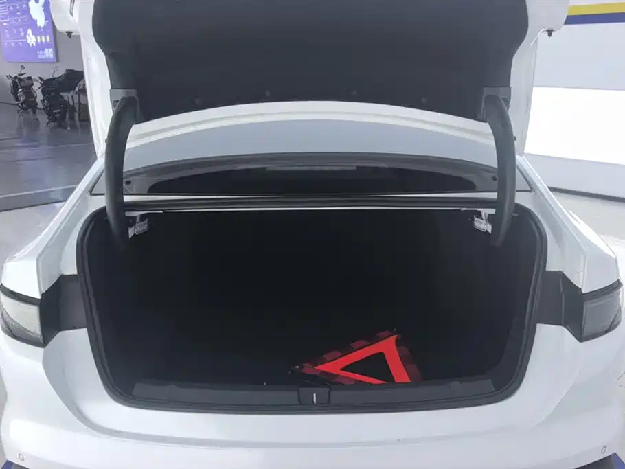 BYD Seal 05 DM-i 2025 — фото 4