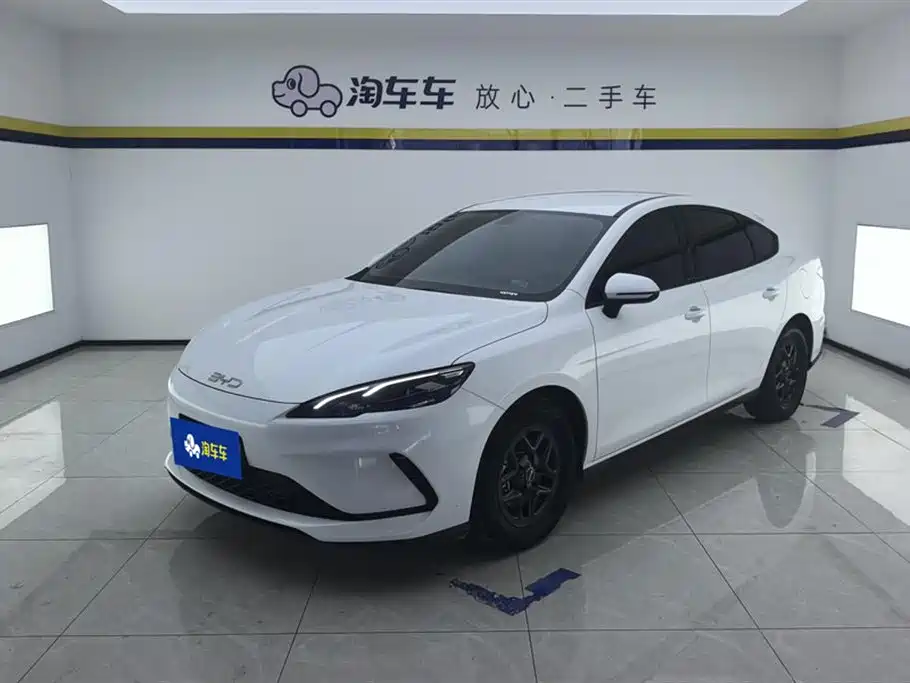 BYD Seal 05 DM-i 2025 — фото 1