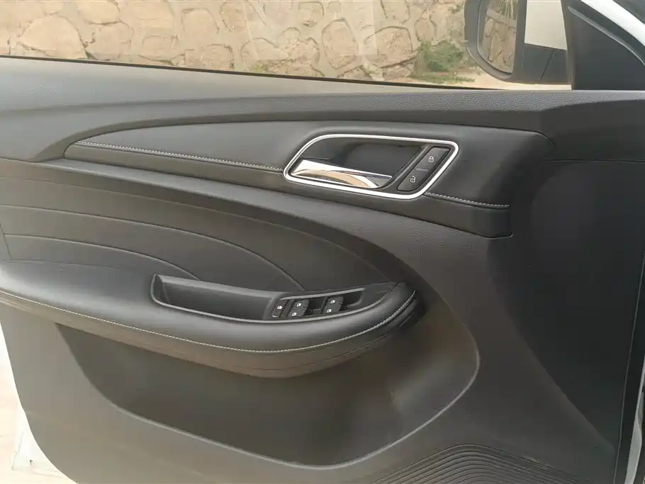 Roewe i5 2019
