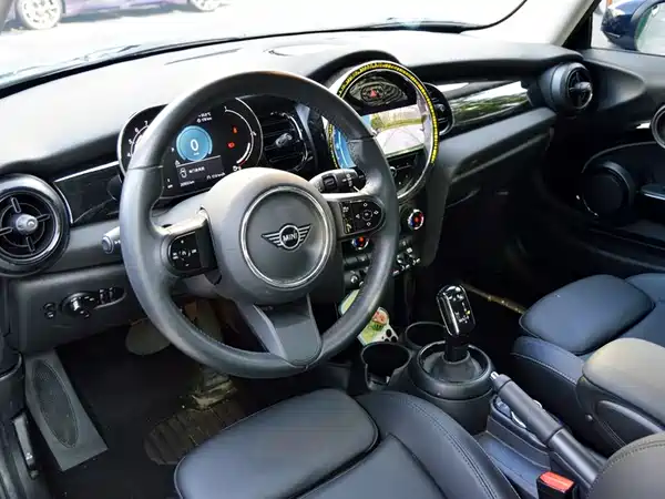 MINI 2023