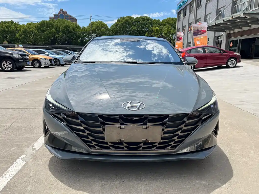 Hyundai Elantra 2021