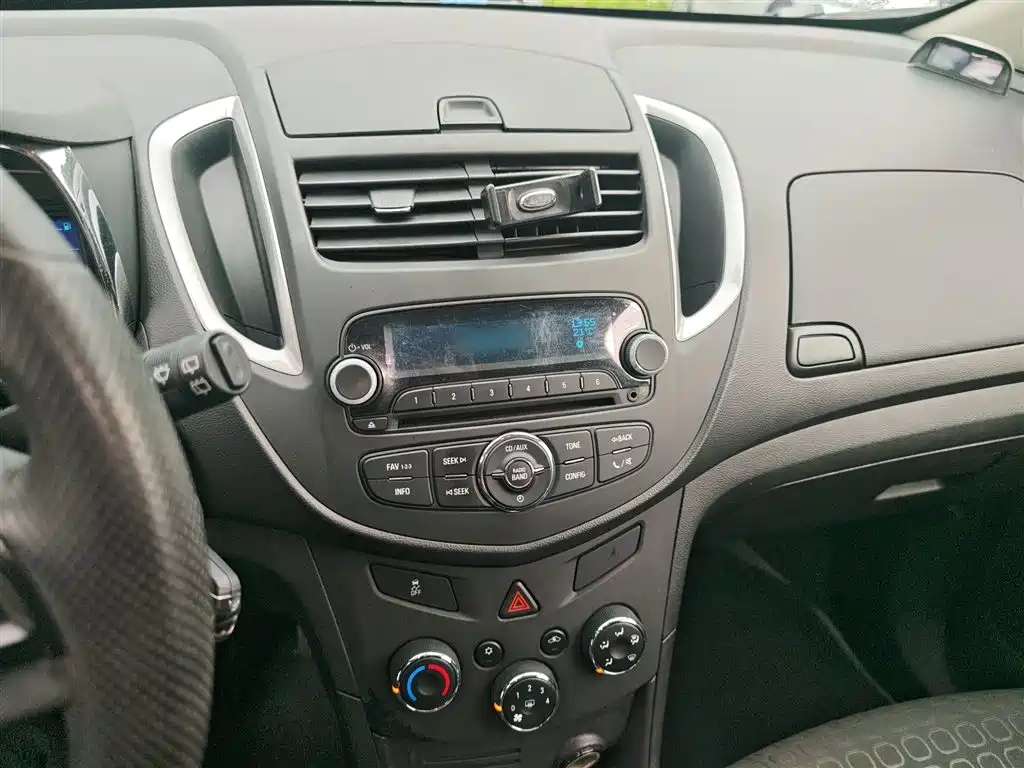 Chevrolet Trax 2015 — фото 6