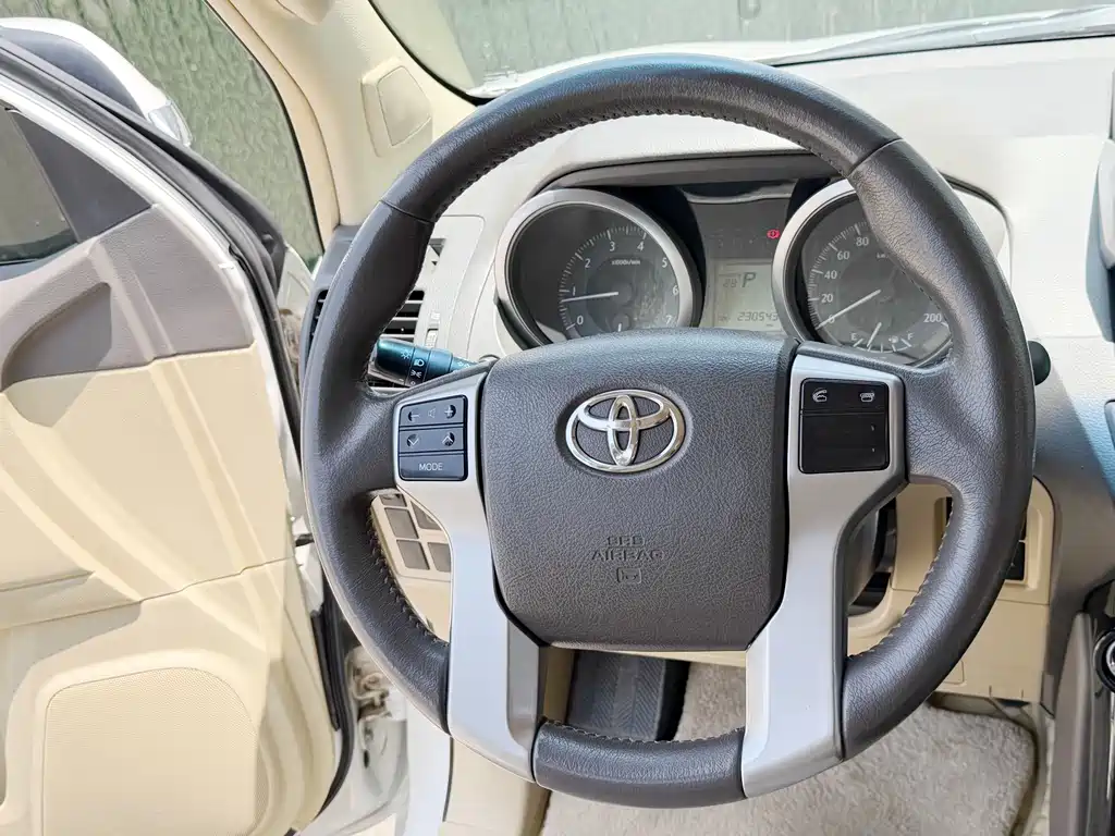Toyota Prado 2014 — фото 12