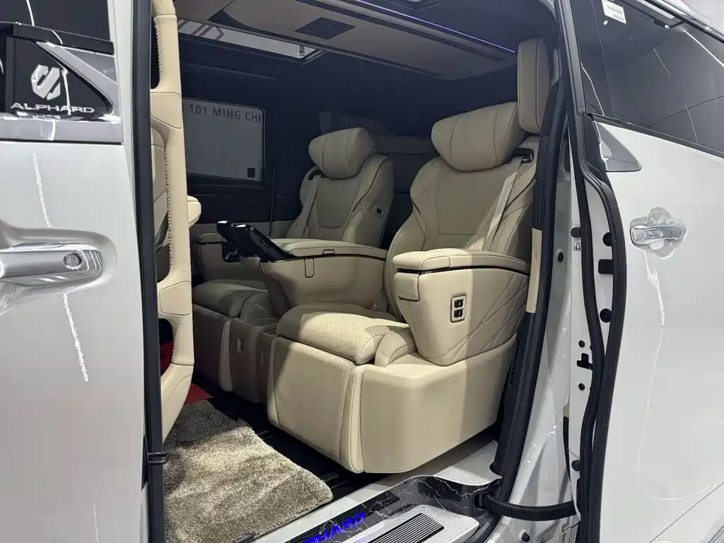 Toyota Alphard 2024 — фото 24