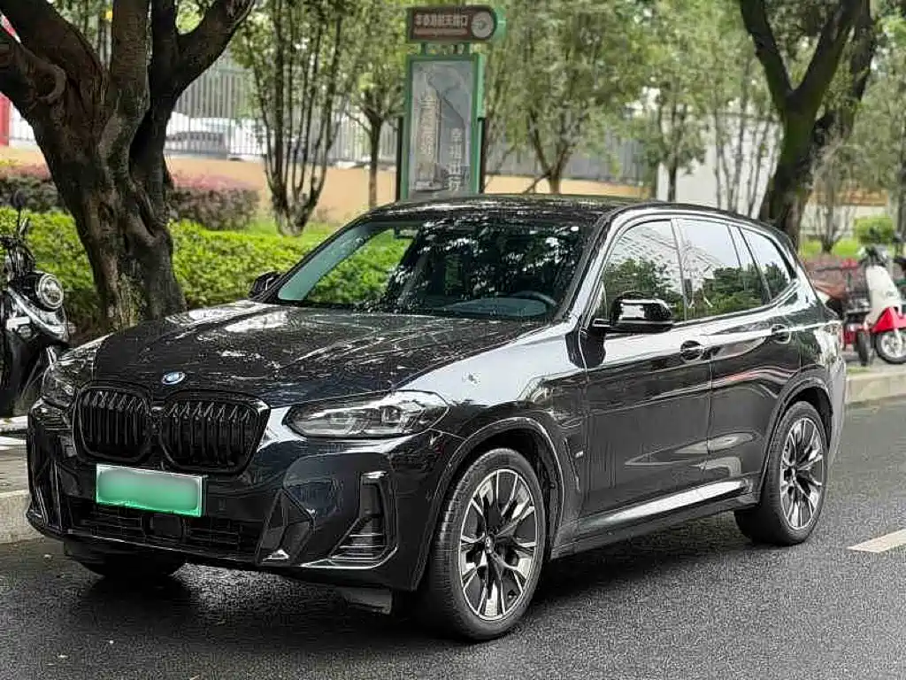BMW iX3 2022 — фото 1