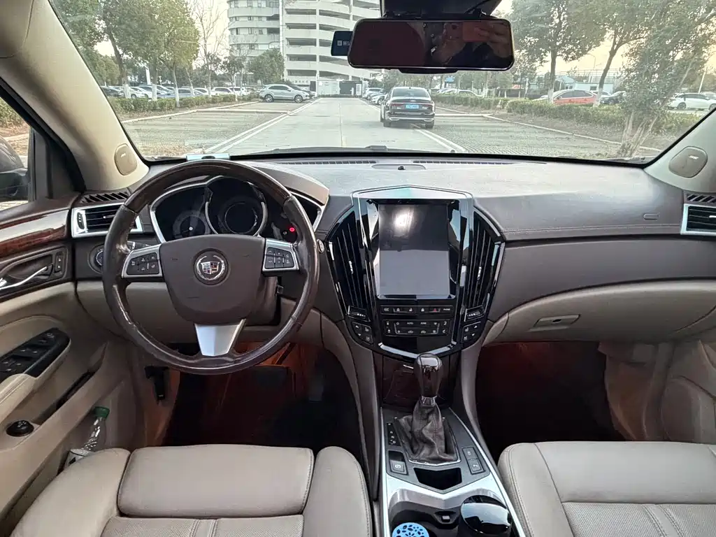 Cadillac SRX 2012 — фото 16