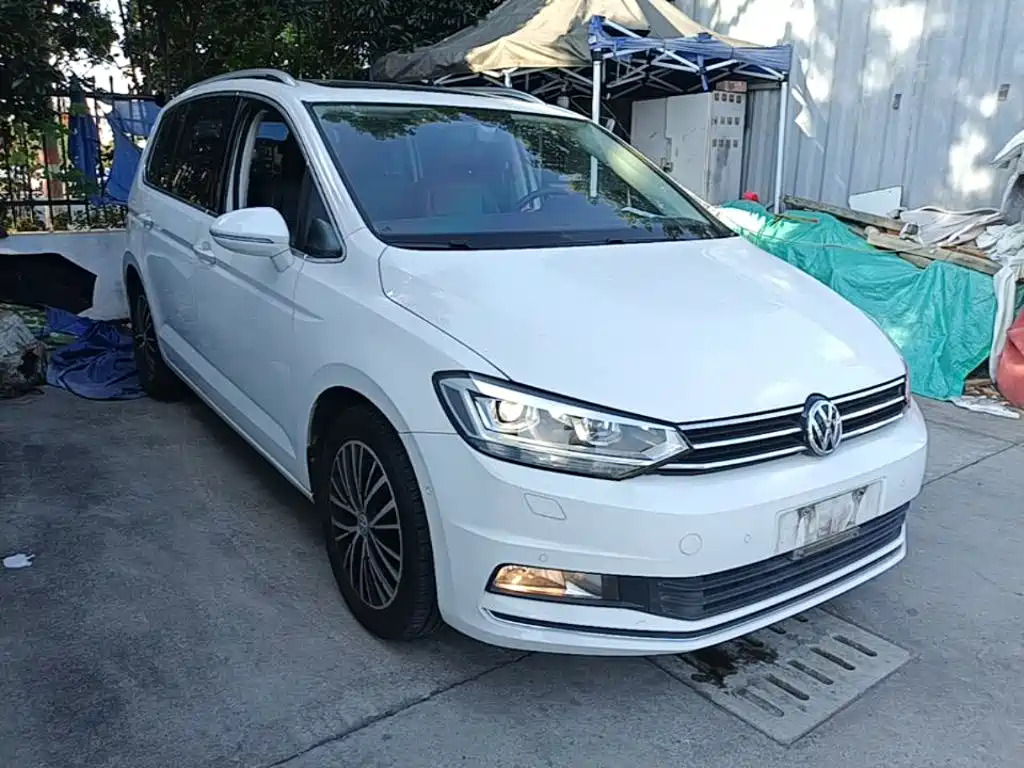 Volkswagen Touran 2017 — фото 4