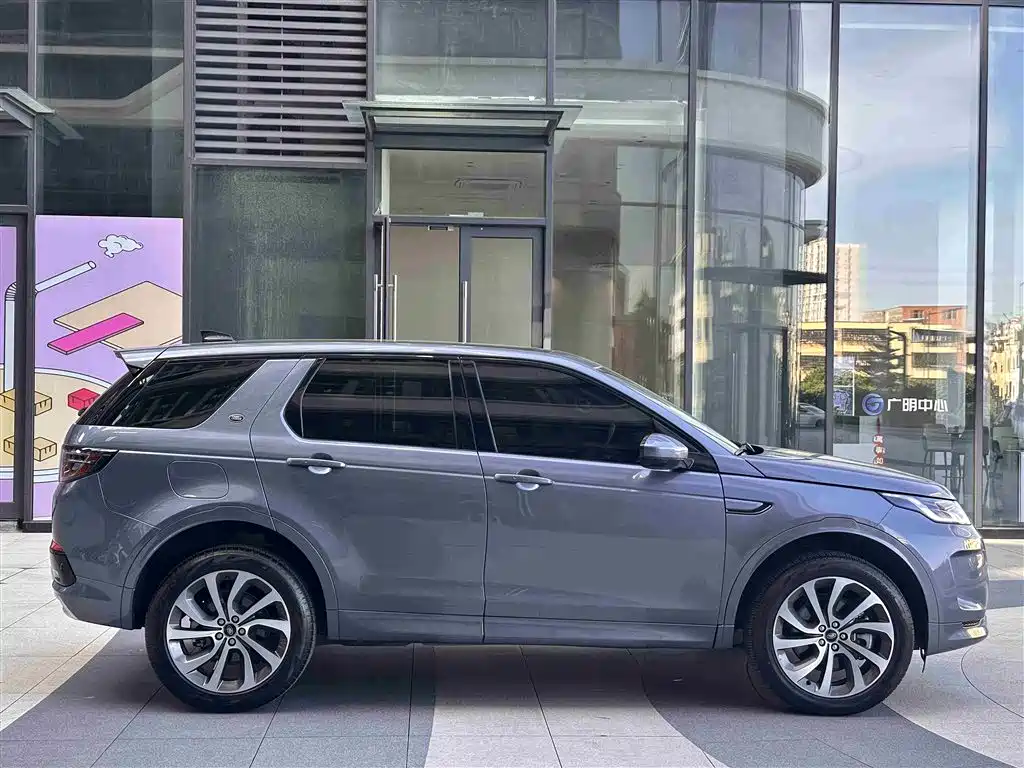 Land Rover Discovery Sport 2023 — фото 10