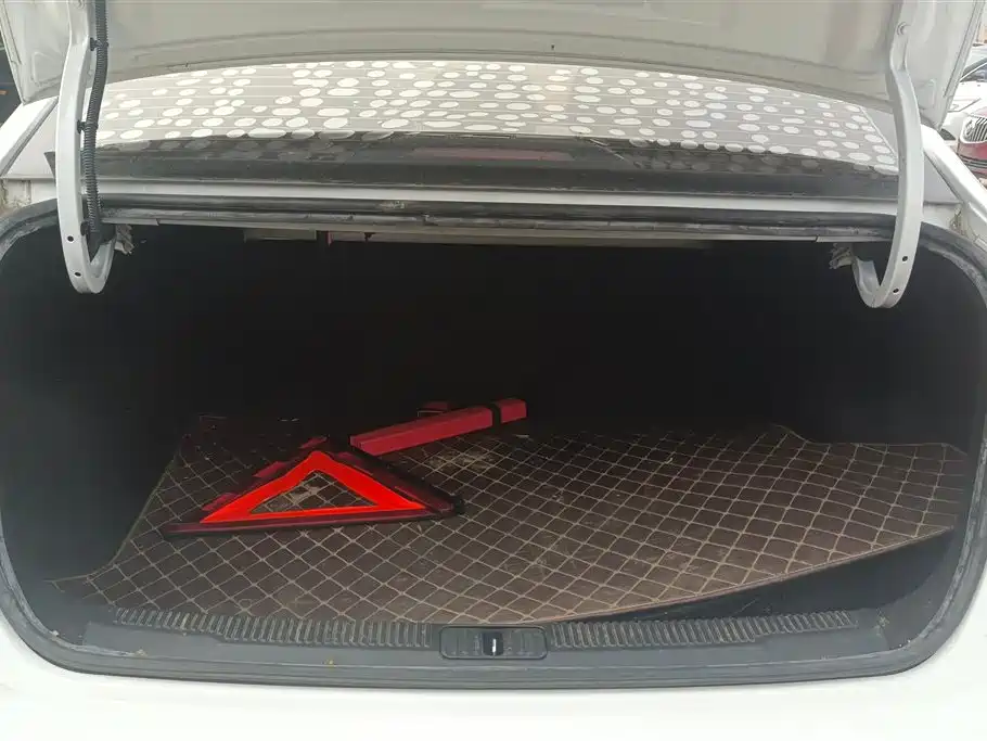 Roewe i5 2019