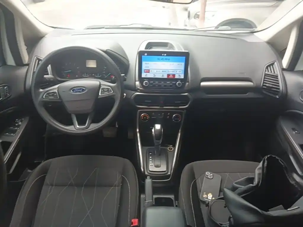 Ford Ecosport 2017 — фото 10