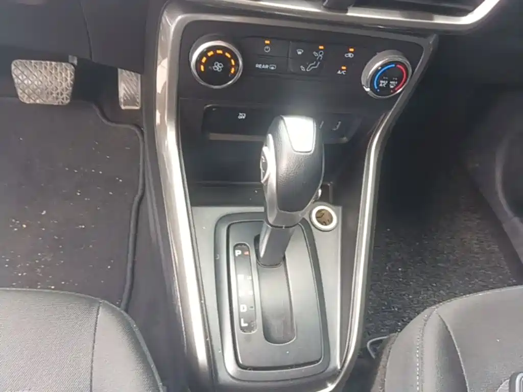Ford Ecosport 2017 — фото 14