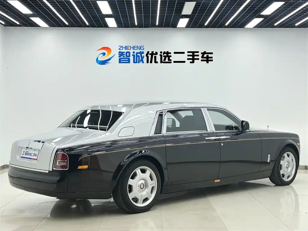 Rolls-Royce Phantom 2014 — фото 25