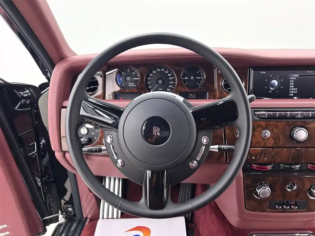 Rolls-Royce Phantom 2014 — фото 17
