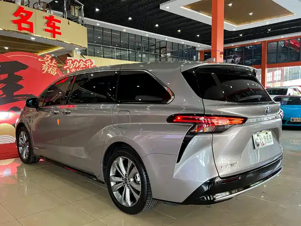Toyota Sienna 2023
