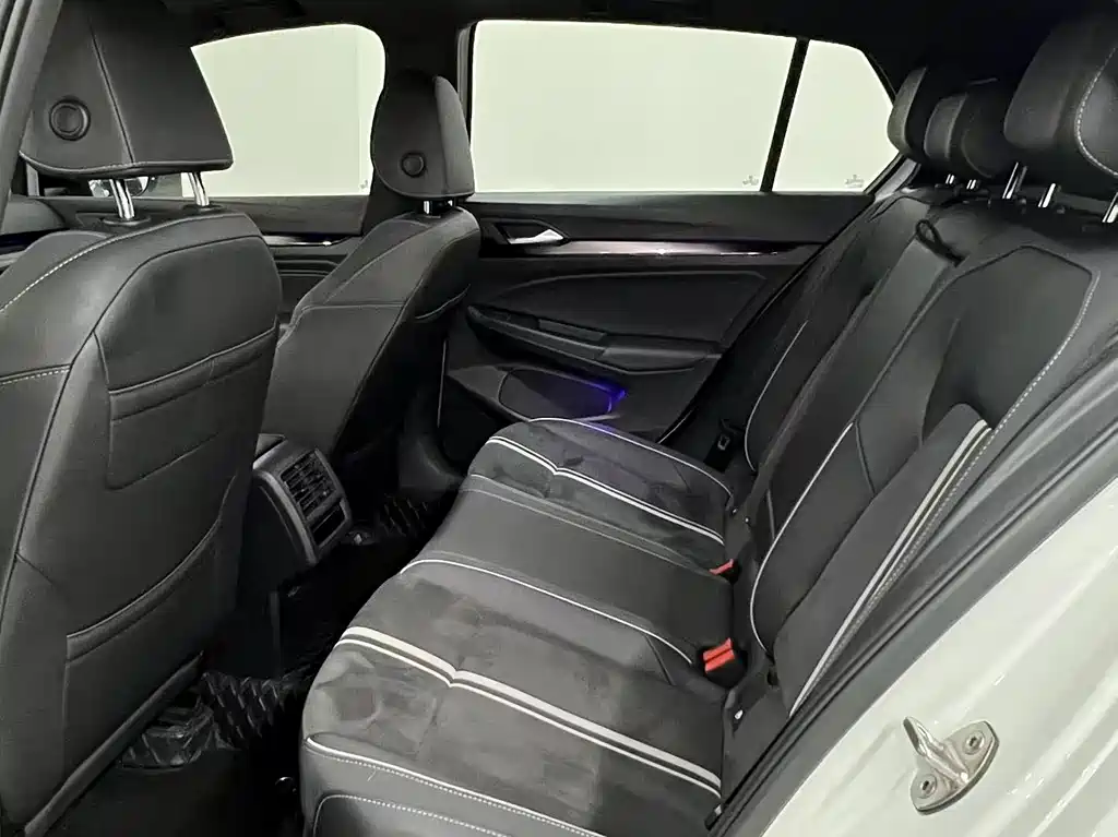 Volkswagen Golf 2021