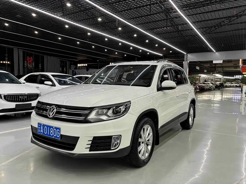 Volkswagen Tiguan 2017 — фото 1