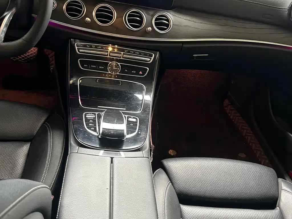 Mercedes-Benz E-Class 2017 — фото 12