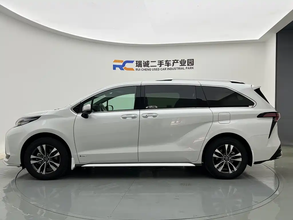 Toyota Granvia 2025