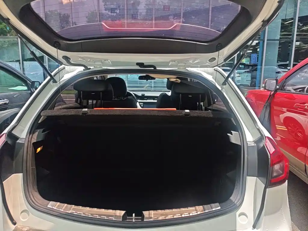 Geely Vision X3 2020 — фото 19