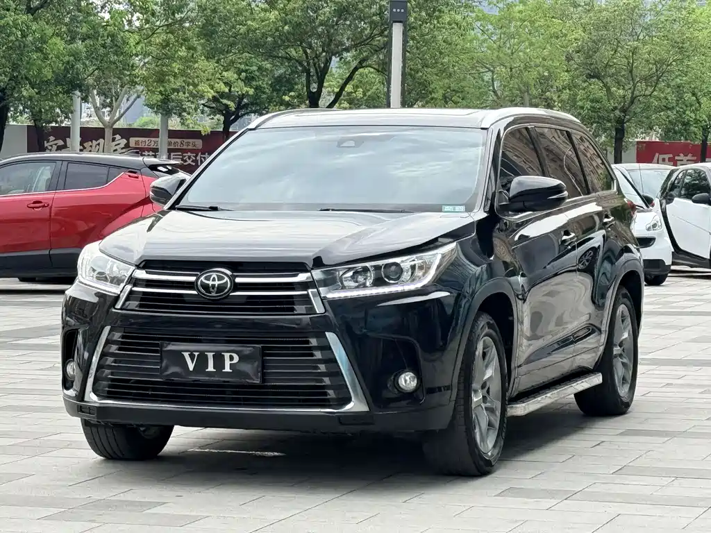 Toyota Highlander 2019 — фото 1