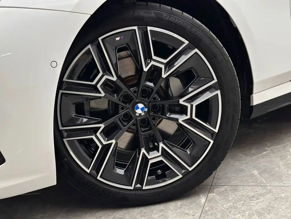 BMW 5 Series 2026 — фото 19