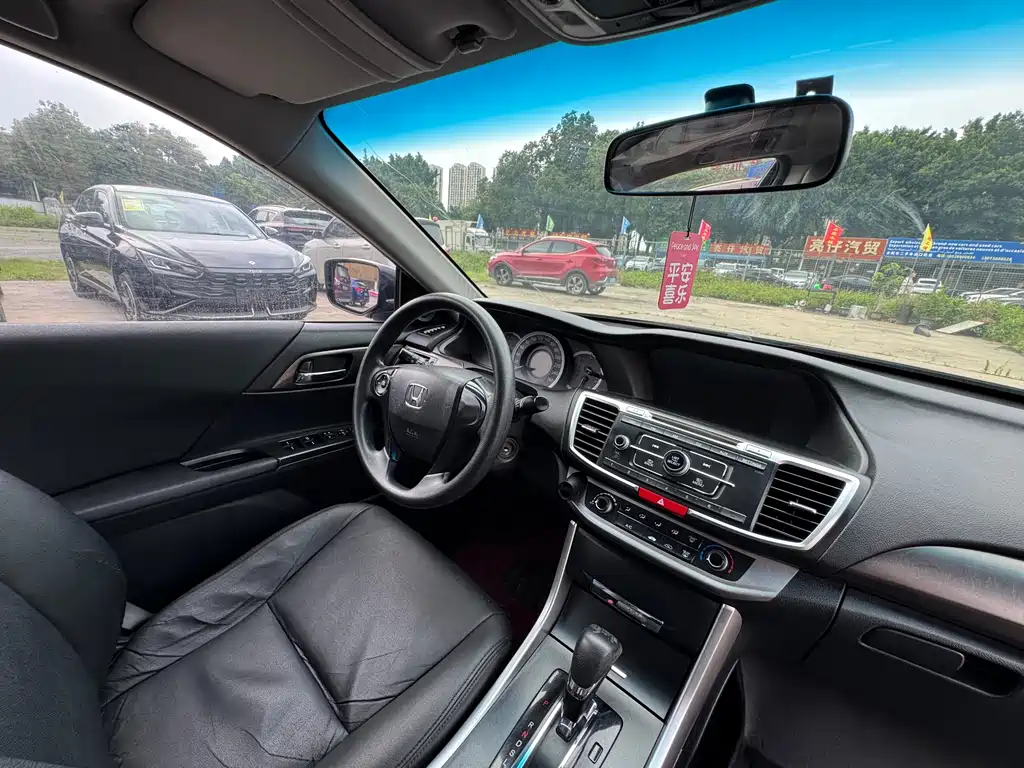Honda Accord 2014 — фото 13