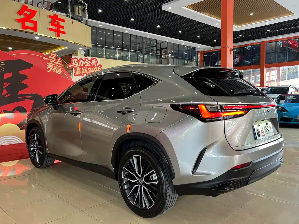 Lexus NX 2021 — фото 4