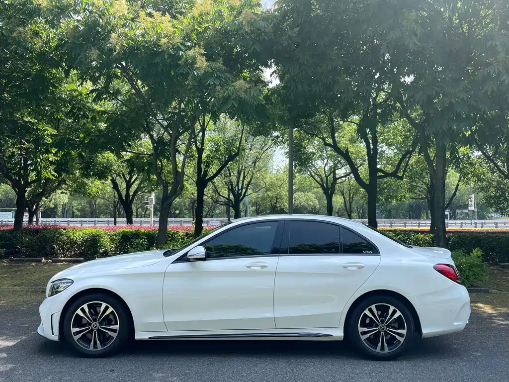 Mercedes-Benz C-Class 2019 — фото 11