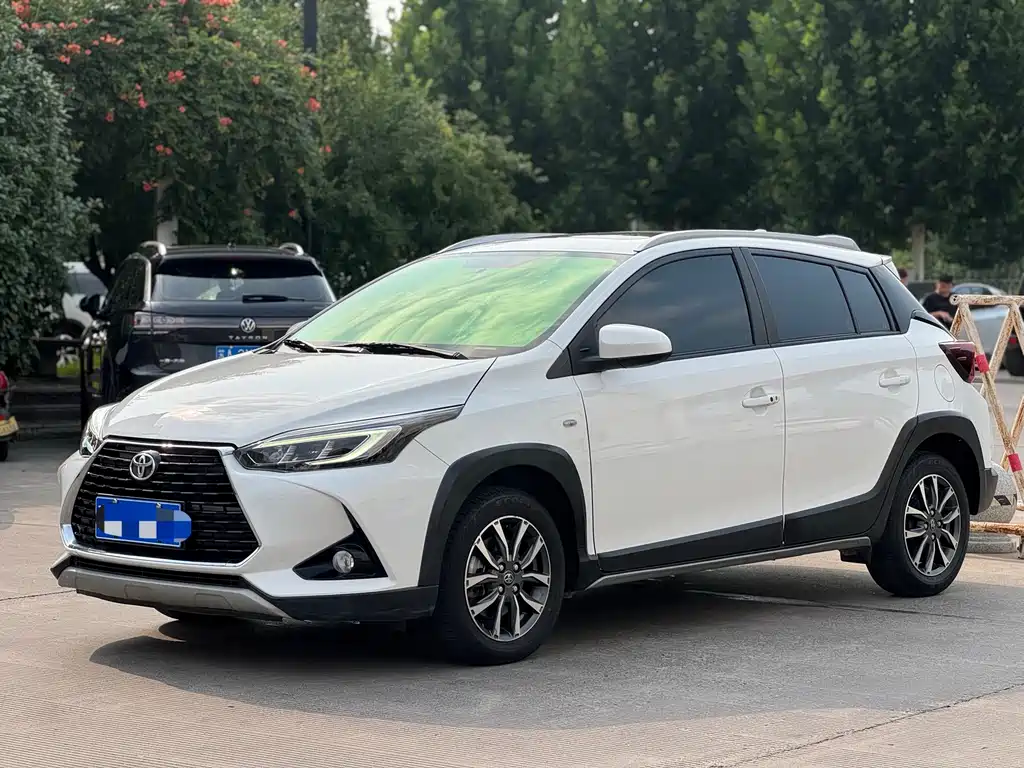 Toyota Yaris L 2022