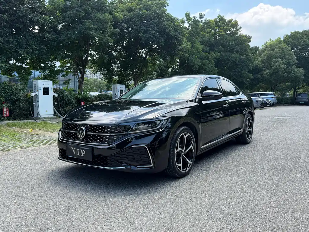 Volkswagen Passat 2024