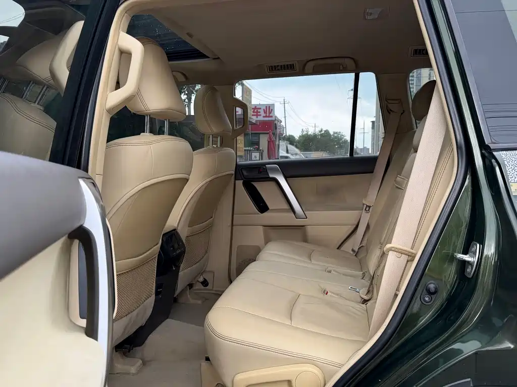 Toyota Prado 2015 — фото 11