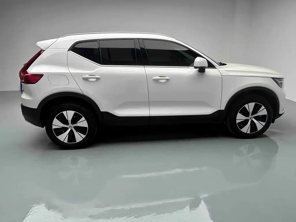 Volvo XC40 2024 — фото 21