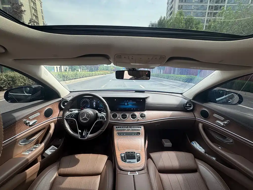 Mercedes-Benz E-Class 2022 — фото 10