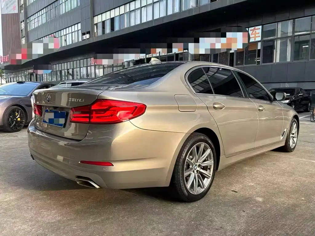 BMW 5 Series 2017 — фото 7